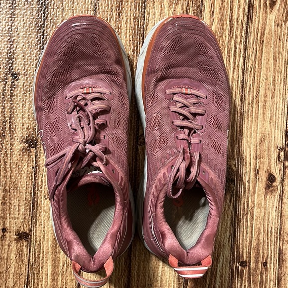 🌹 🏃🏼♀️ 🌹• HOKA x One x One • 🌹🏃🏼♀️🌹 … Style Vibes - Picture 3 of 13